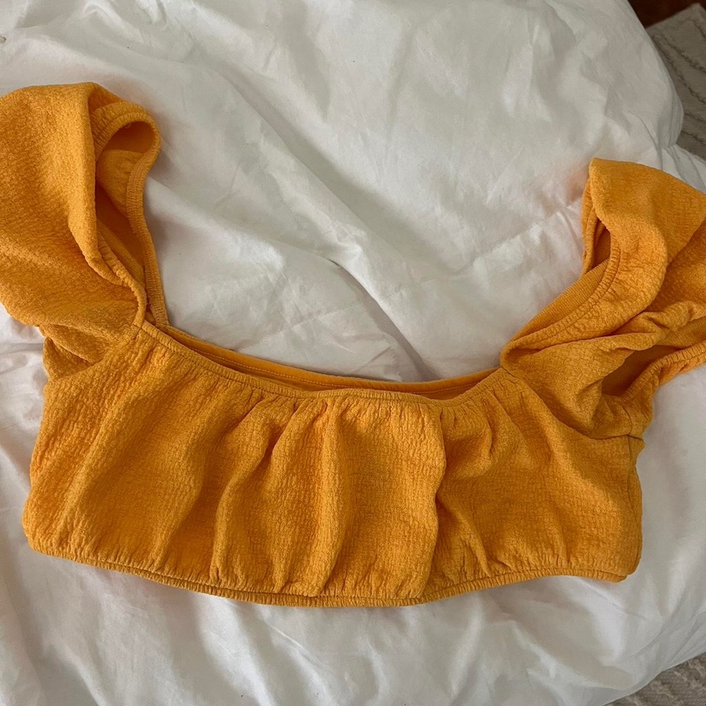 H&M Gold Flutter Sleeve Cropped Top